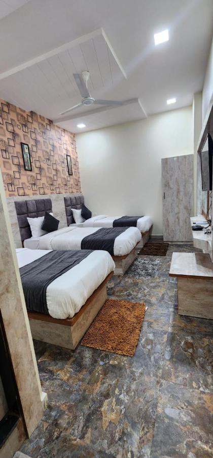 Hotel Sunrise Vadodara Buitenkant foto