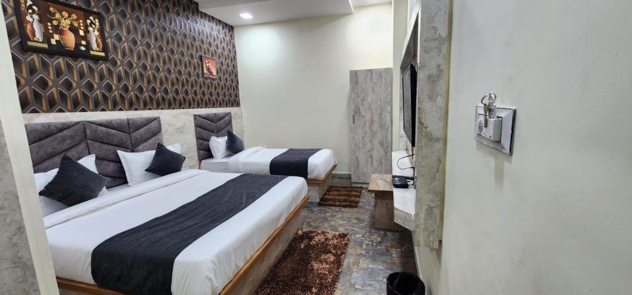 Hotel Sunrise Vadodara Buitenkant foto