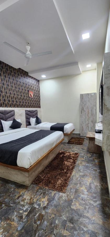 Hotel Sunrise Vadodara Buitenkant foto
